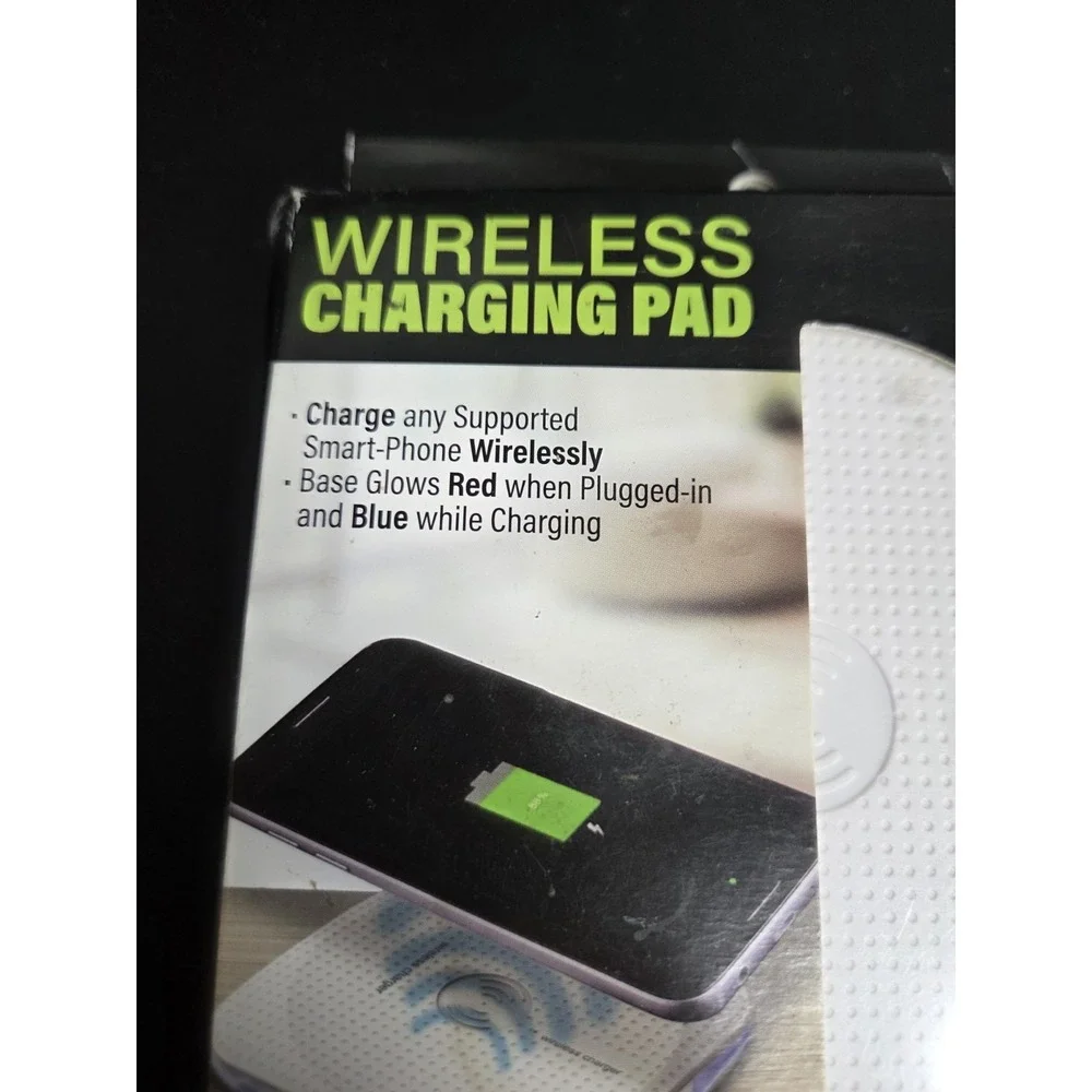 Wireless Charging Pad Qi Compatible LED Indicator with Cable – NIB